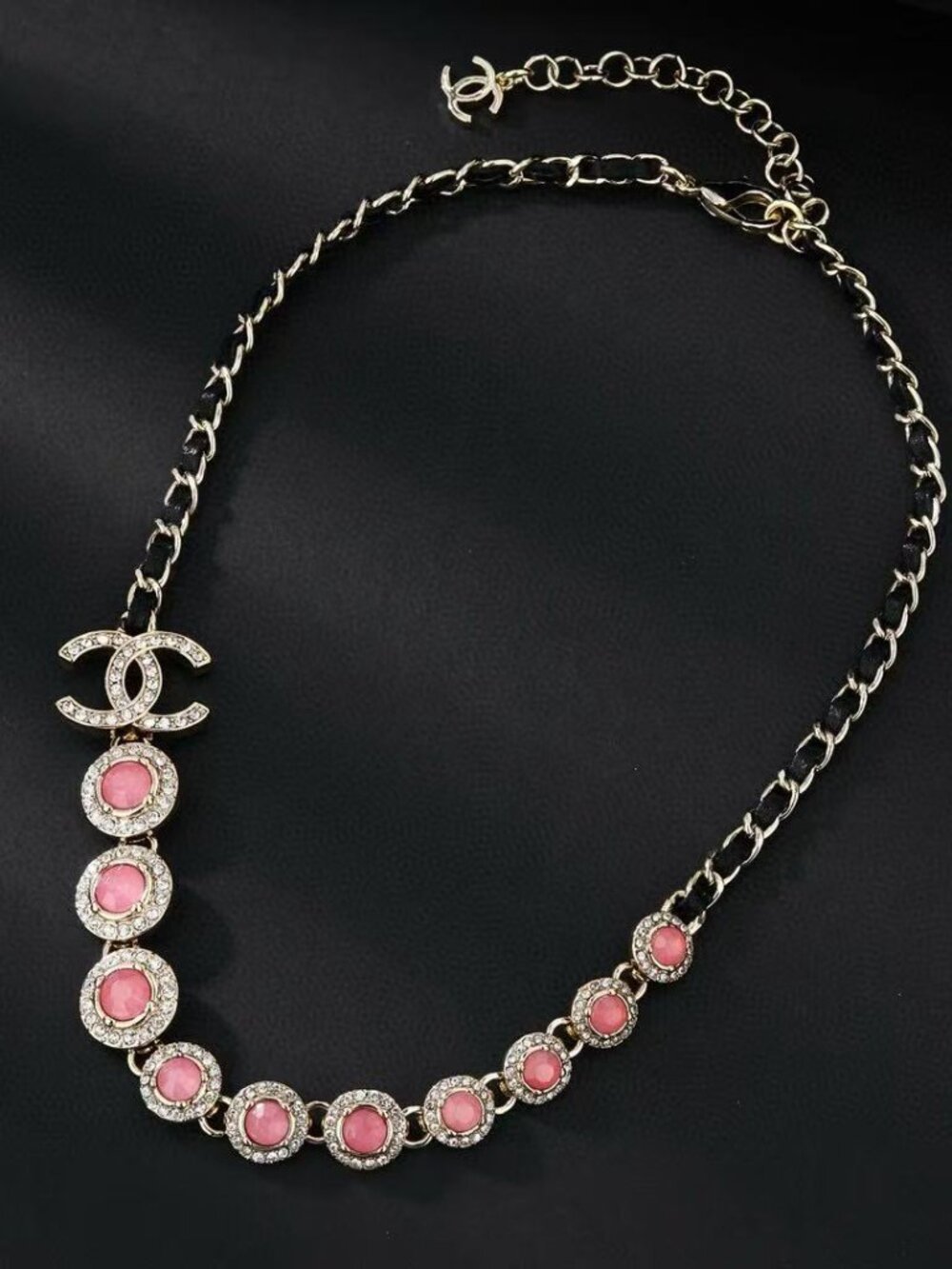 🧀🧀CHANEL Double C Pavé Diamond and Pink Stone Leather-Woven Necklace🍈🍈
